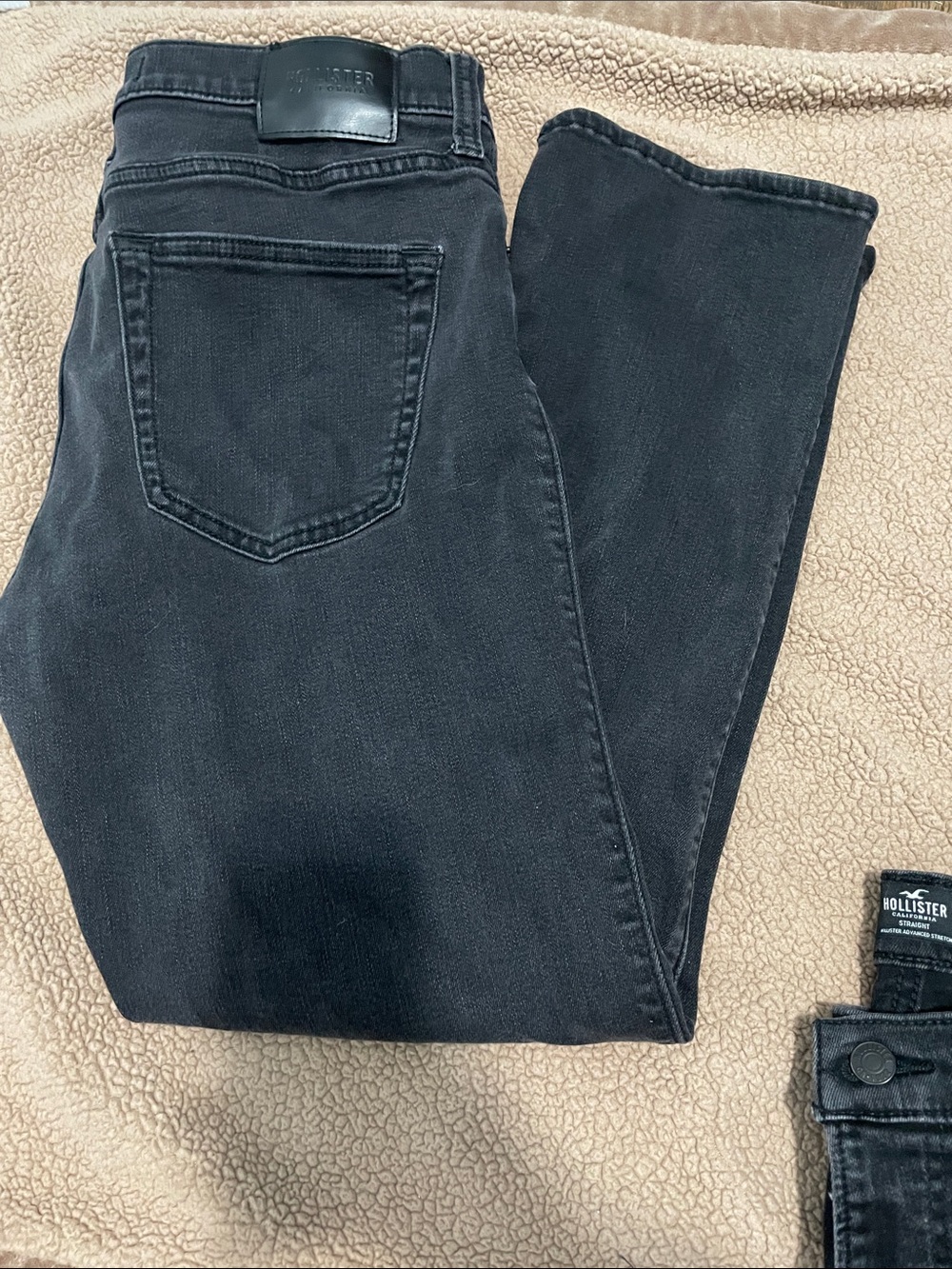 Hollister Men Dark Black Staight Jeans